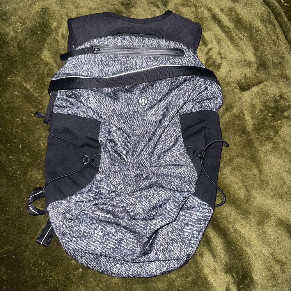 Lululemon Black and Light Gray Hiking Backpack - Picture 3 of 15